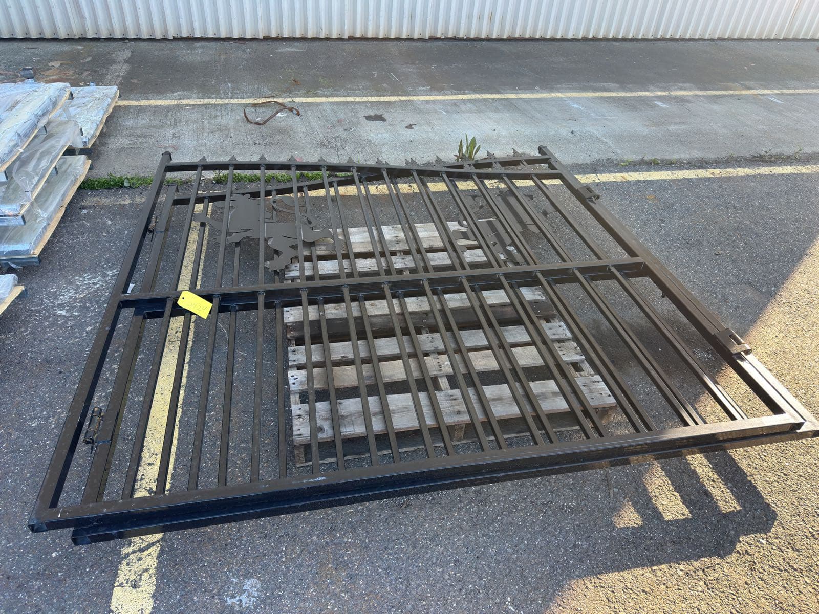 2025-sdlanch-bi-parting-wrought-iron-gate-mla9q4mi