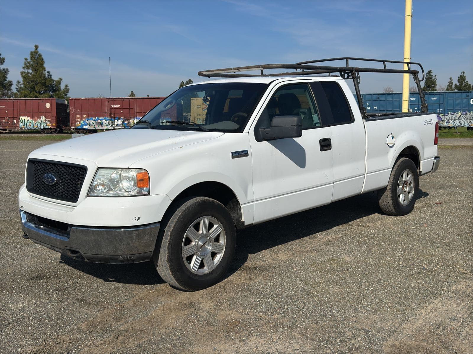 2004-ford-f-150-xlt-54-triton-with-material-rack-19b3d4