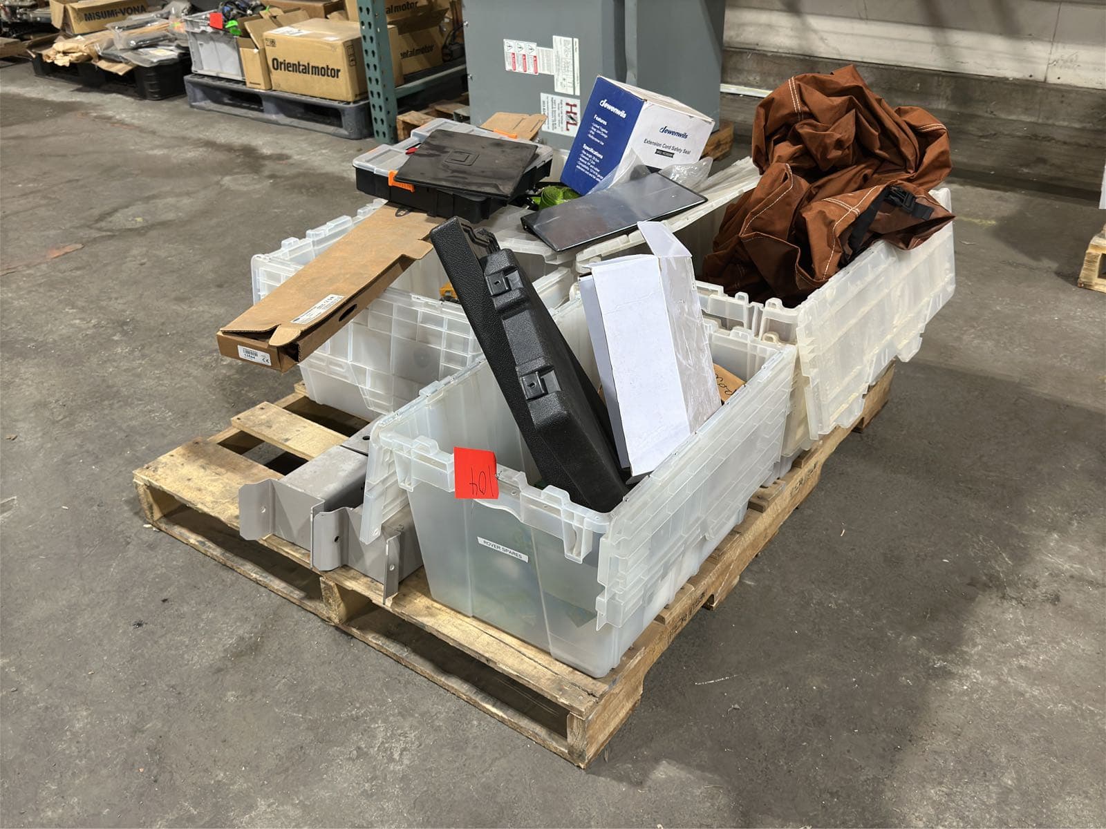 contents-of-pallet-extension-cord-safety-seal-patio-stackable-chair-covers-assorted-ratchet-straps-and-more-595ef6