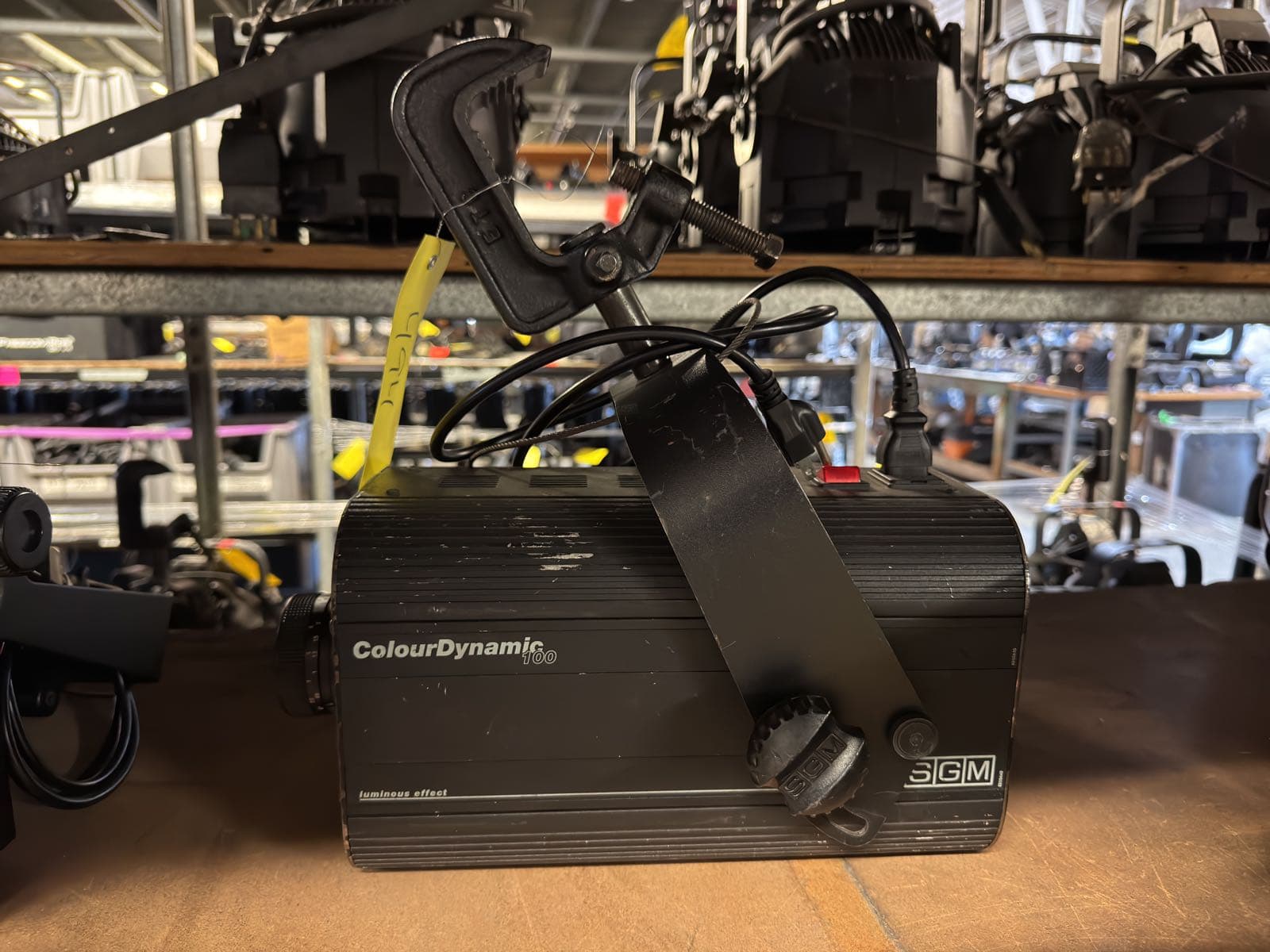 sgm-colour-dynamic-100-lighting-effect-d312d4