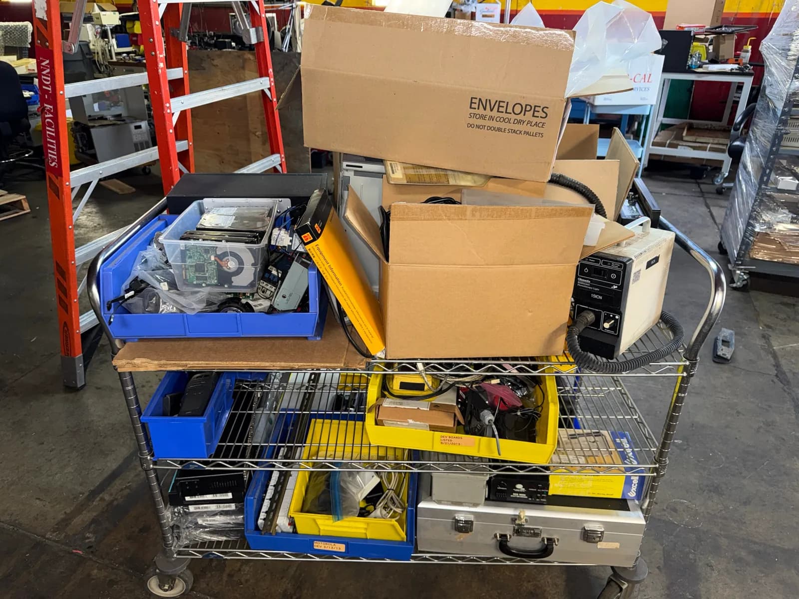 electronics-microscope-parts-on-metro-cart-mliqqb47