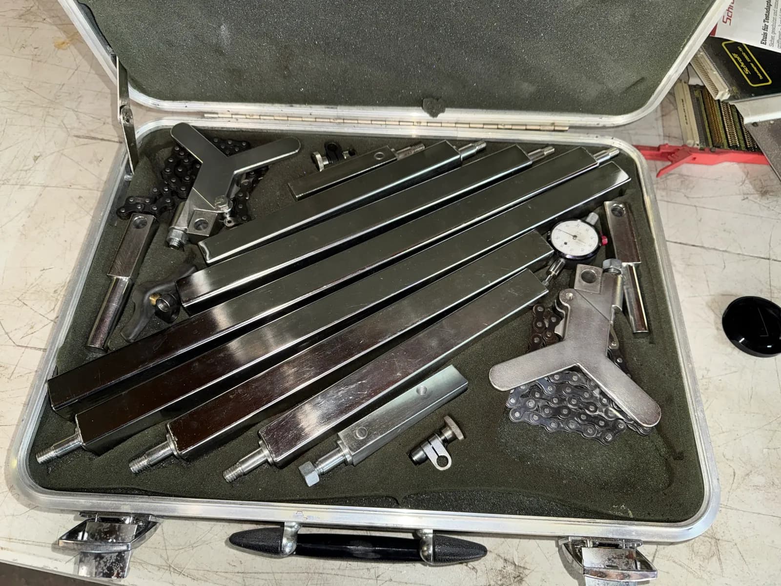 suitcase-with-alignment-tool-set-mitutoyo-indicator-7d1f33