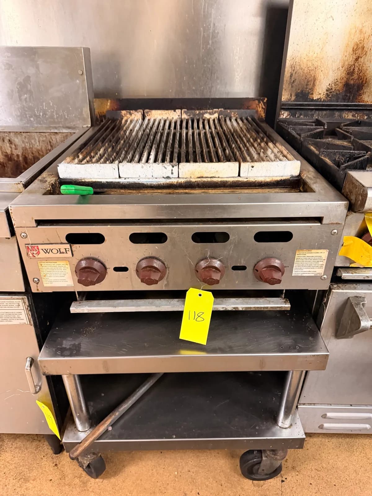 wolf-oven-with-stainless-steel-table-1ec754