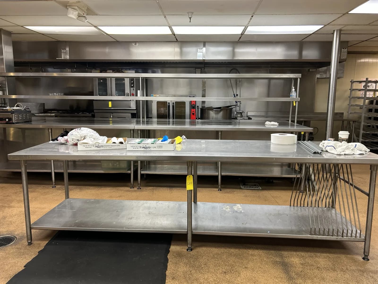 2-shelves-prep-with-cutting-board-holders-adcd08