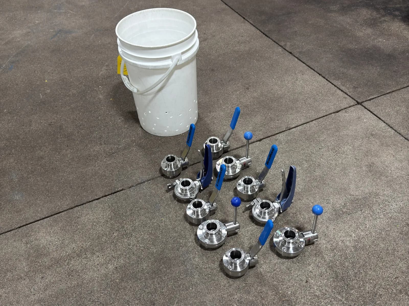 10-assorted-2-stainless-steel-butterfly-valves-6b3d1e