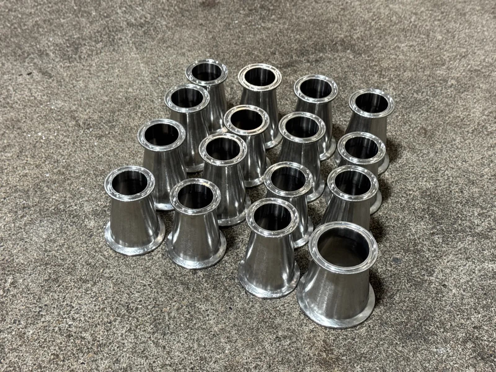 16-assorted-stainless-steel-reducers-d5dd4d