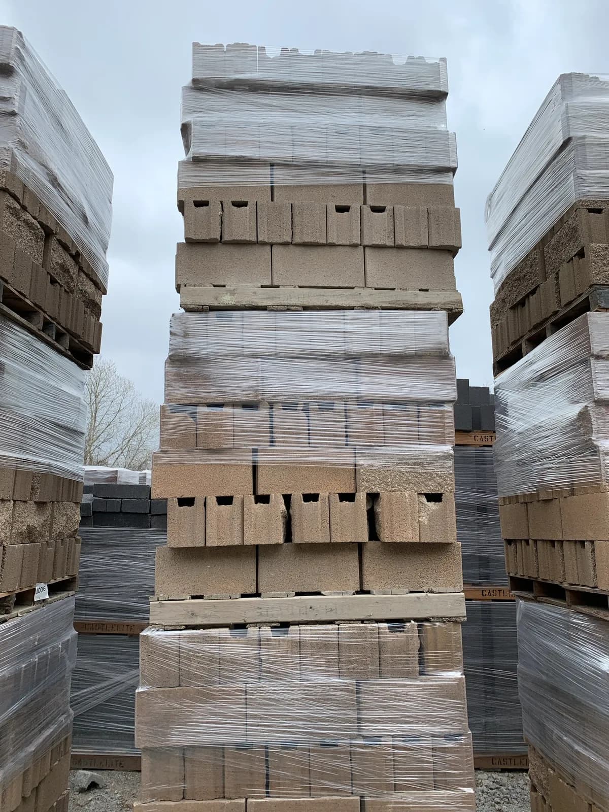 3-pallets-of-6x8x16-split-face-one-side-fence-block-tan-22dfc1