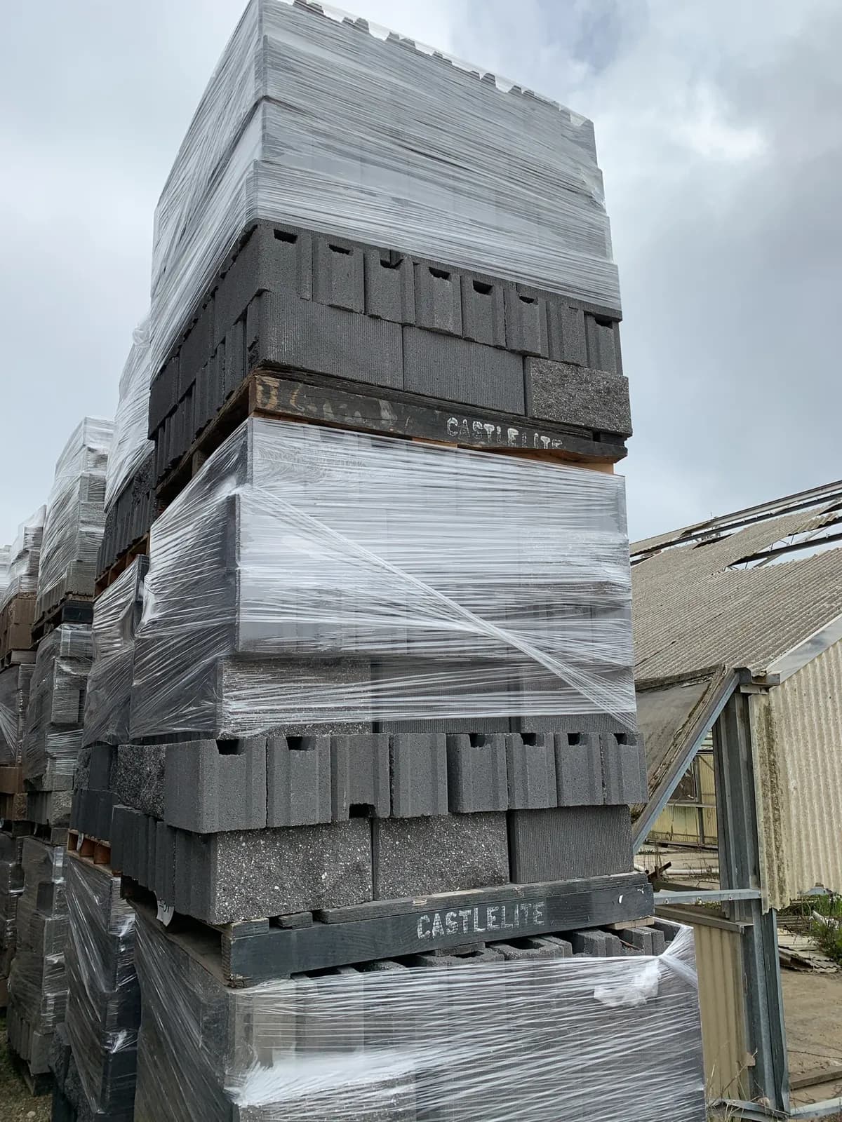 3-pallets-of-6x8x16-split-face-comb-face-fence-block-charcoal-f979a7