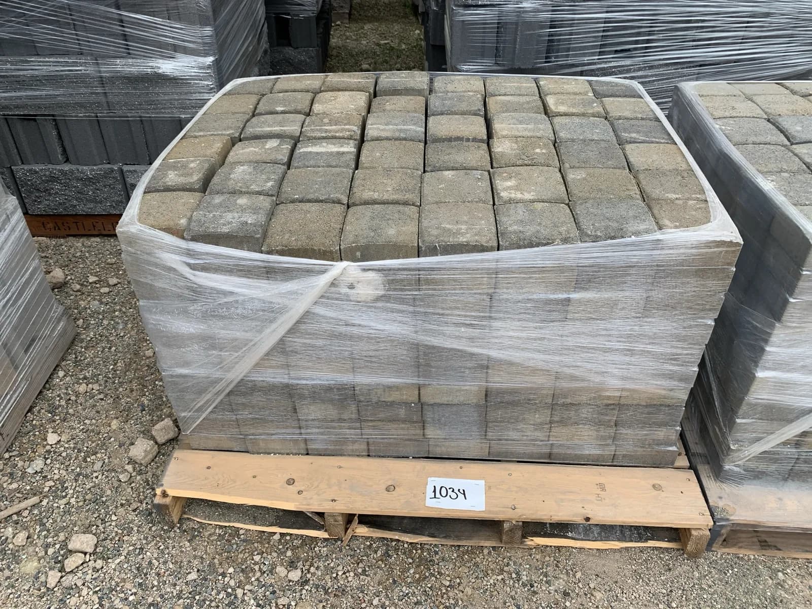 1-pallet-of-cobble-stone-tahoe-blend-square-pavers-45a9a1