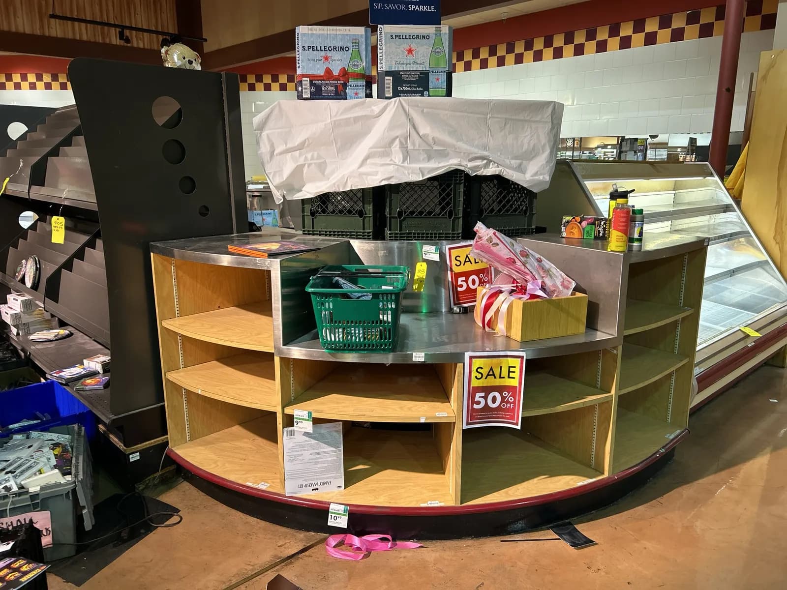 corner-shelf-contents-not-included-mlppg3ub