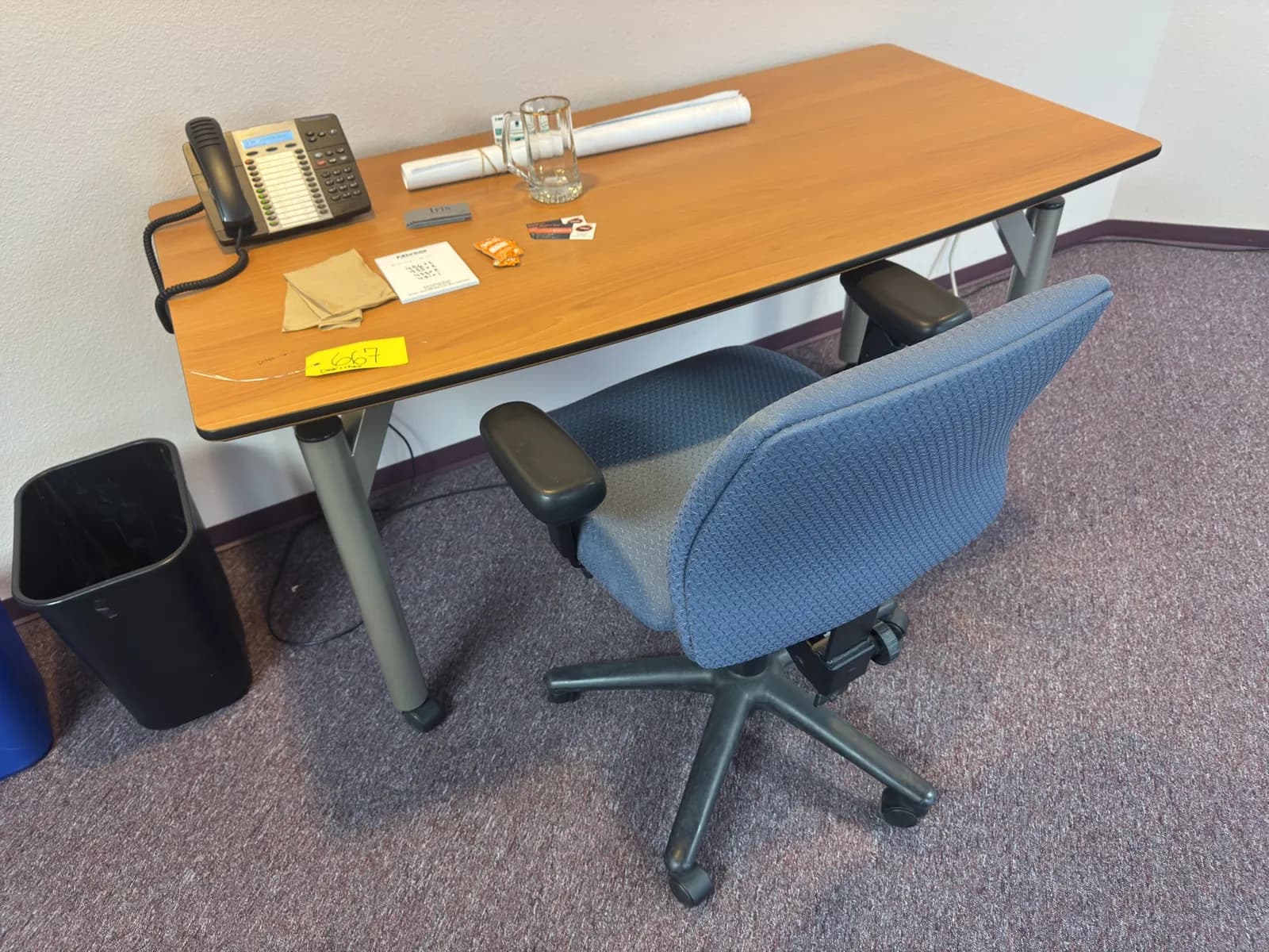 desk-with-chair-e4a3e0