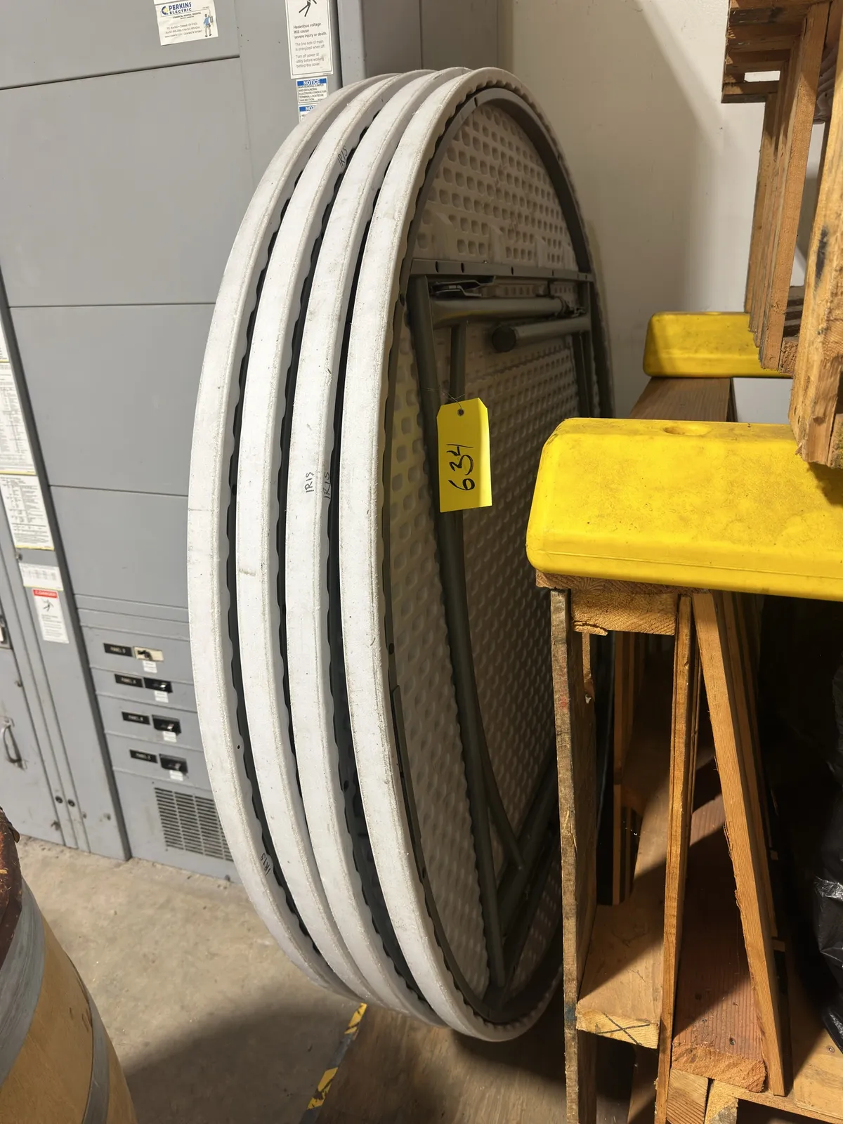 4-5-round-tables-889e2e