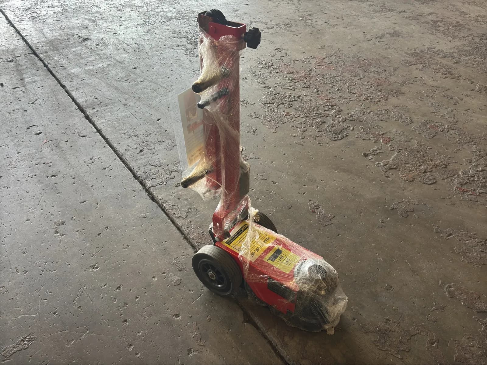 50-ton-air-hydraulic-floor-jack-unused-mm2te66d