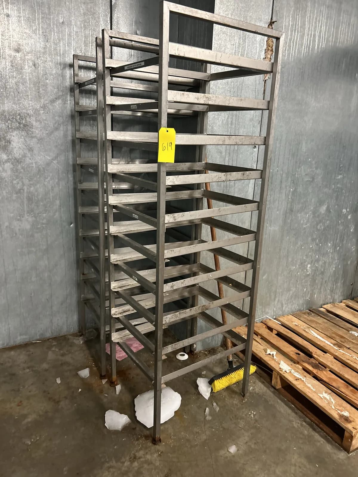 3-racks-for-storage-5472bf