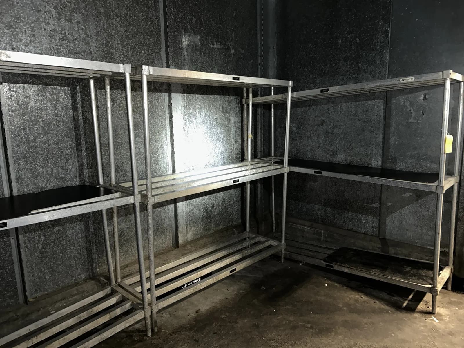 4-aluminum-storage-racks-mlpun8y1