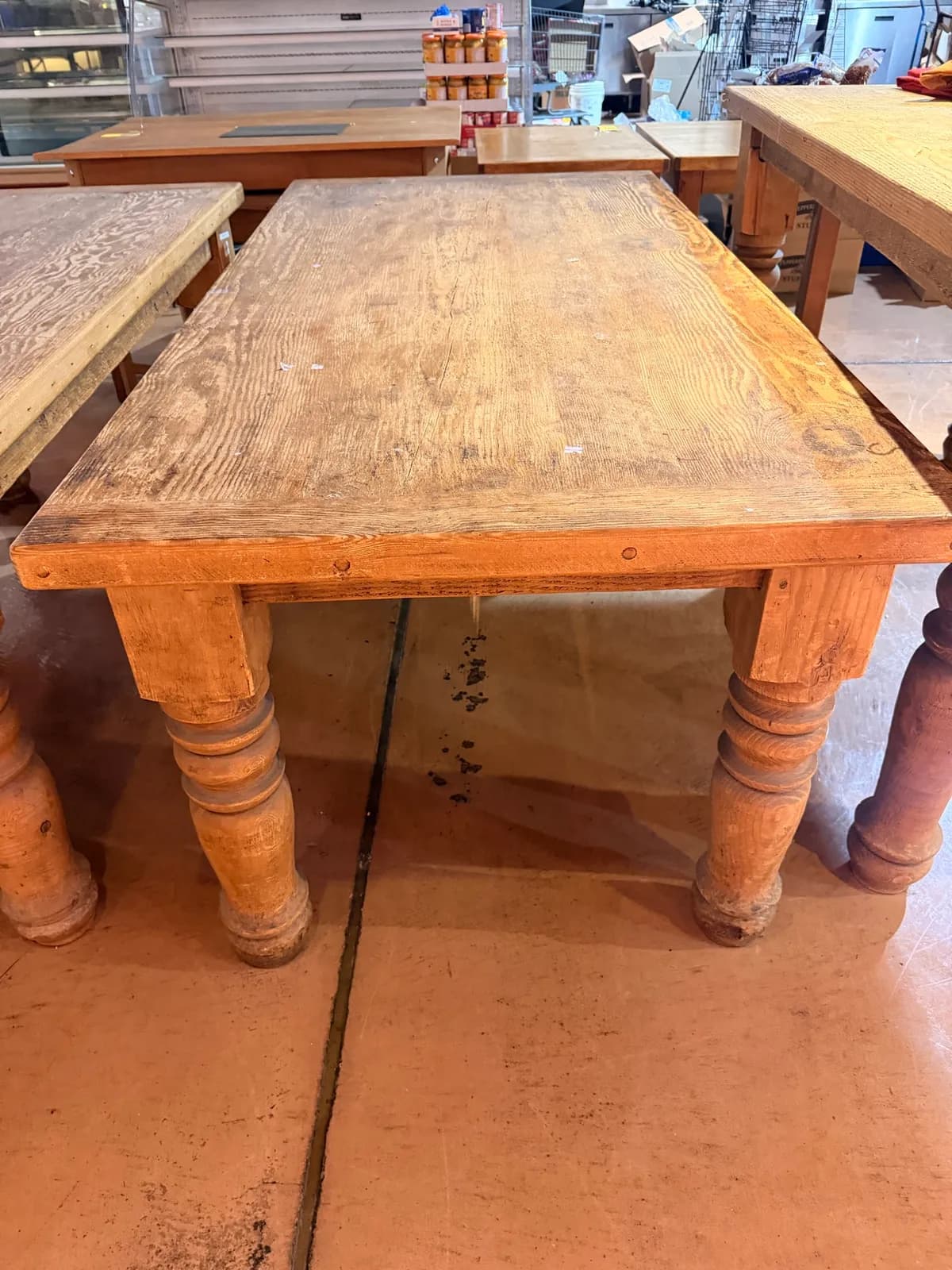 5-large-wooden-tables-mlqync4i