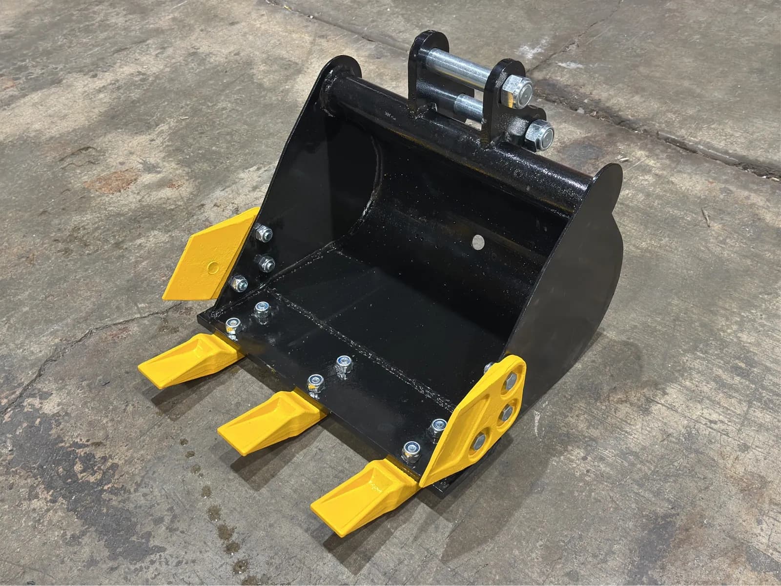 2025-iranch-40cm-toothed-bucket-for-mini-excavator-unused-mlsjlfmt