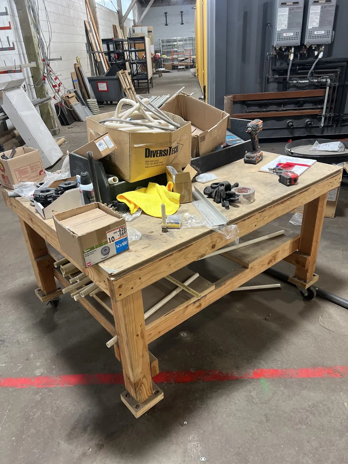 rolling-heavy-duty-table-contents-not-included-mlv699st