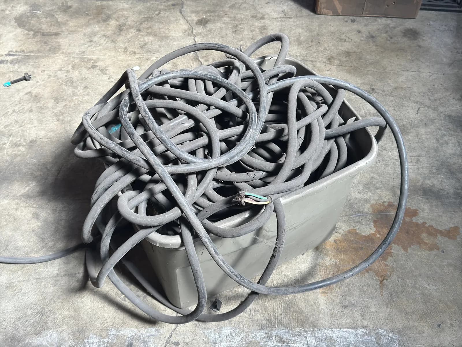 bin-of-50amp-cable-a563ef