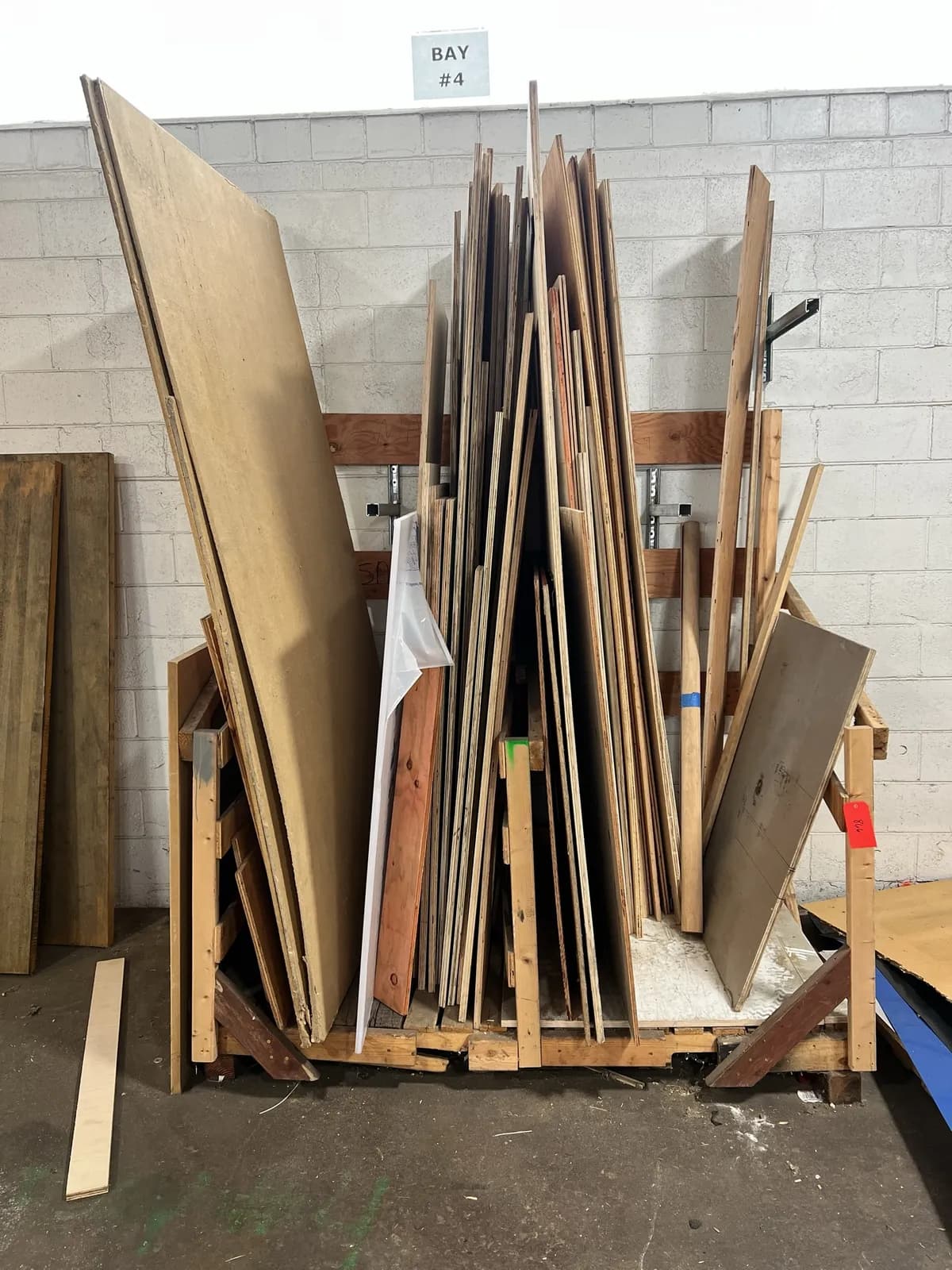 bulk-lot-assorted-sheet-goods-plywood-fibreboard-frp-laminated-plywood-varios-sizes-1507bf