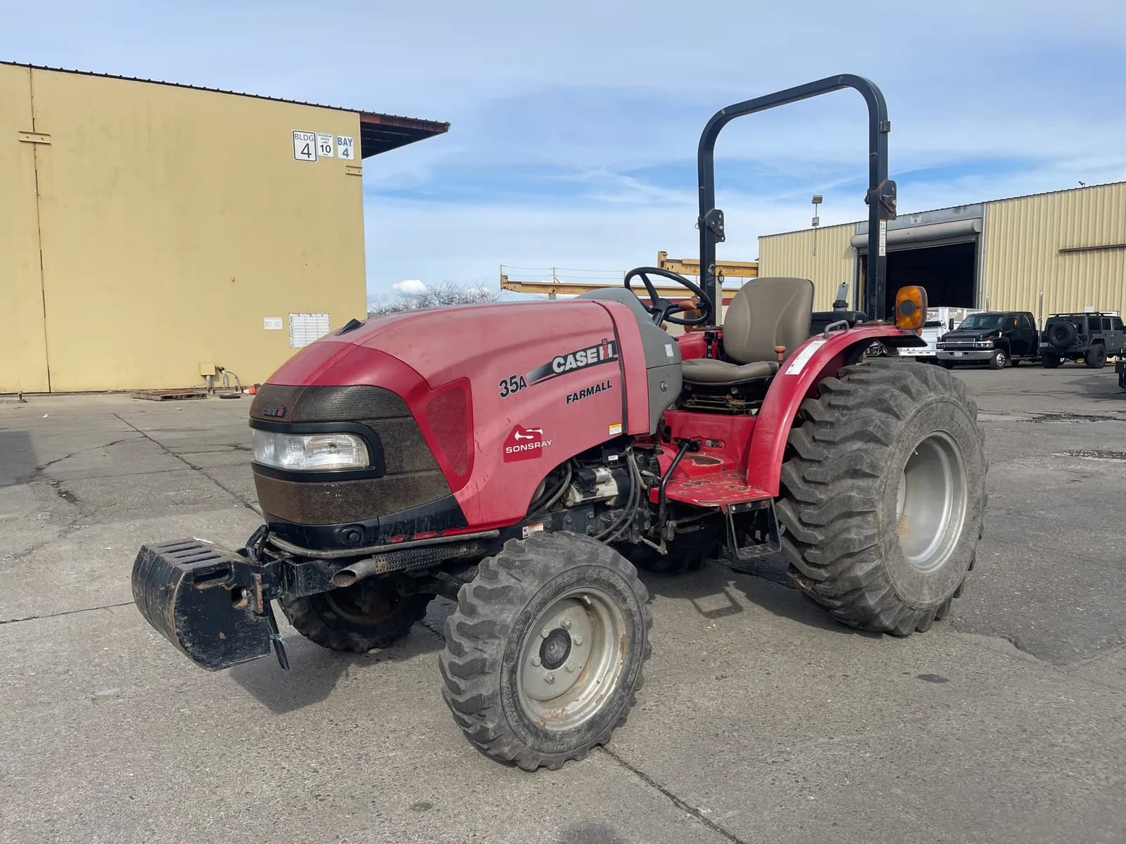 2021-case-farmall-35a-tractor-mlvk1s06