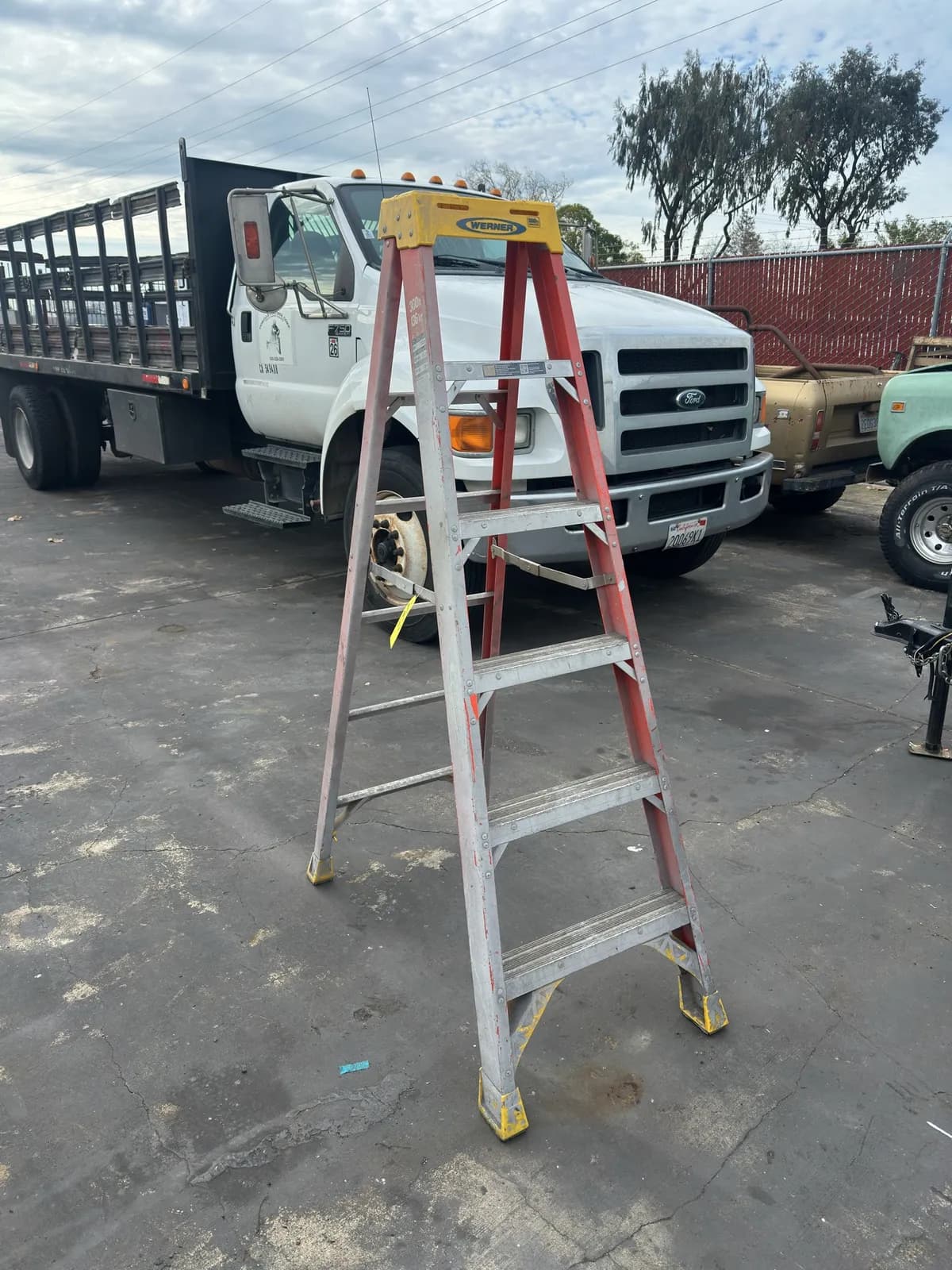 werner-6-fiberglass-folding-ladder-582c59