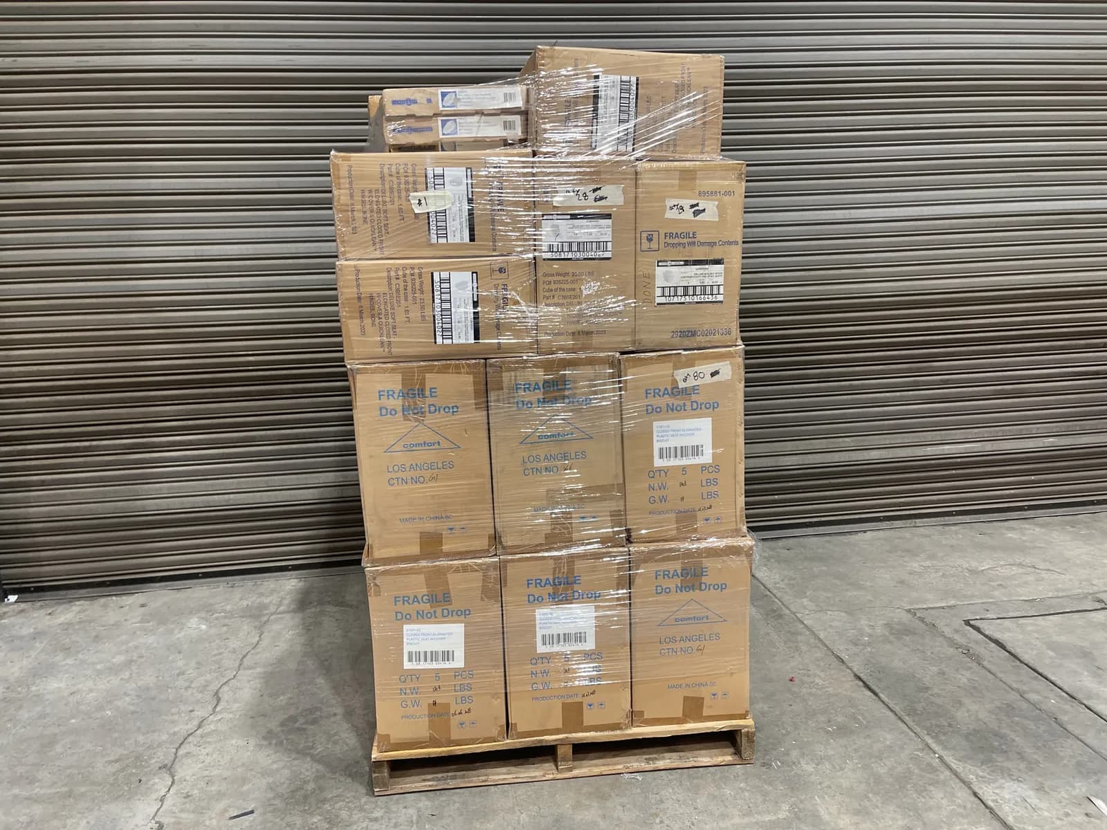 pallet-of-assorted-toilet-seats-mm3y6904