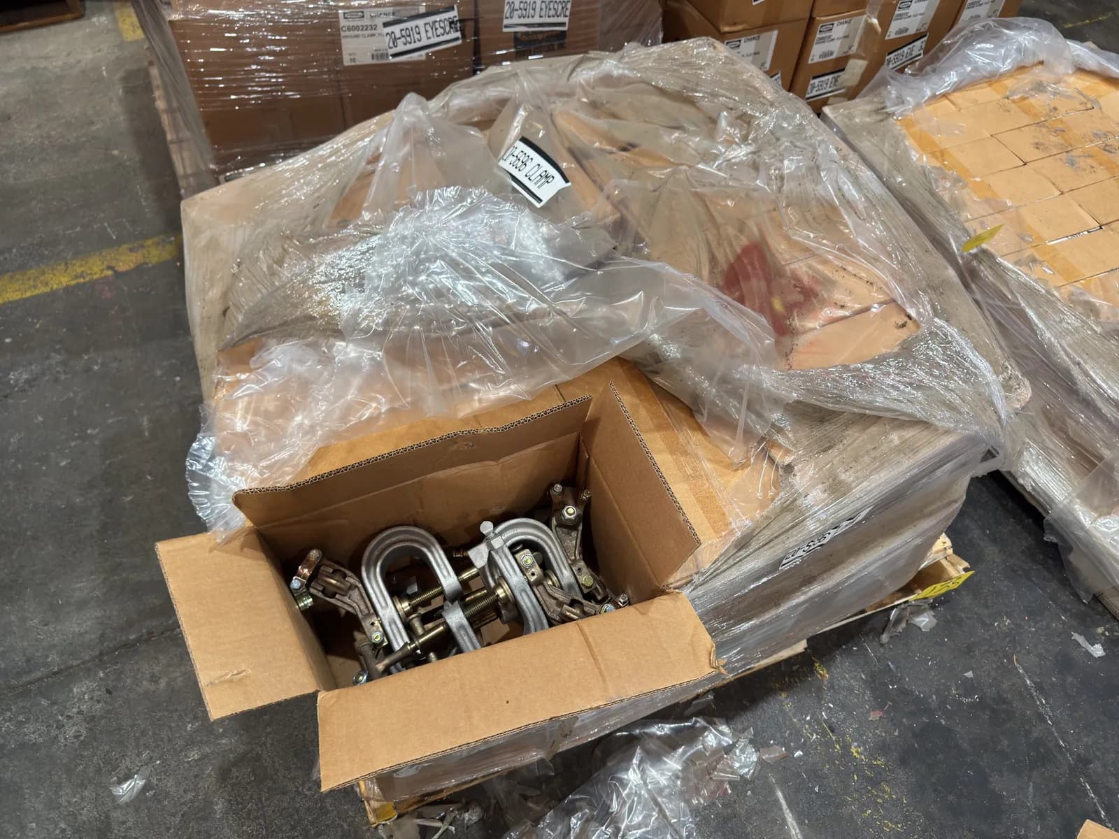 contents-of-pallet-approximately-20-boxes-hubbell-ground-clamp-429654