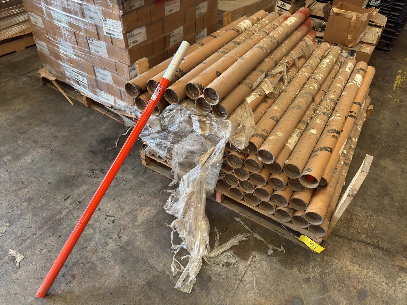 contents-of-pallet-approximately-70-hubbell-chance-extension-pole-1-5-046e36