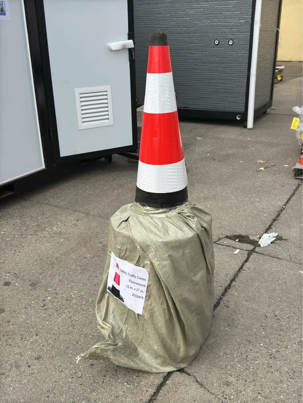 quantity-of-20-fluorescent-safety-traffic-cones-unused-mm2l791y