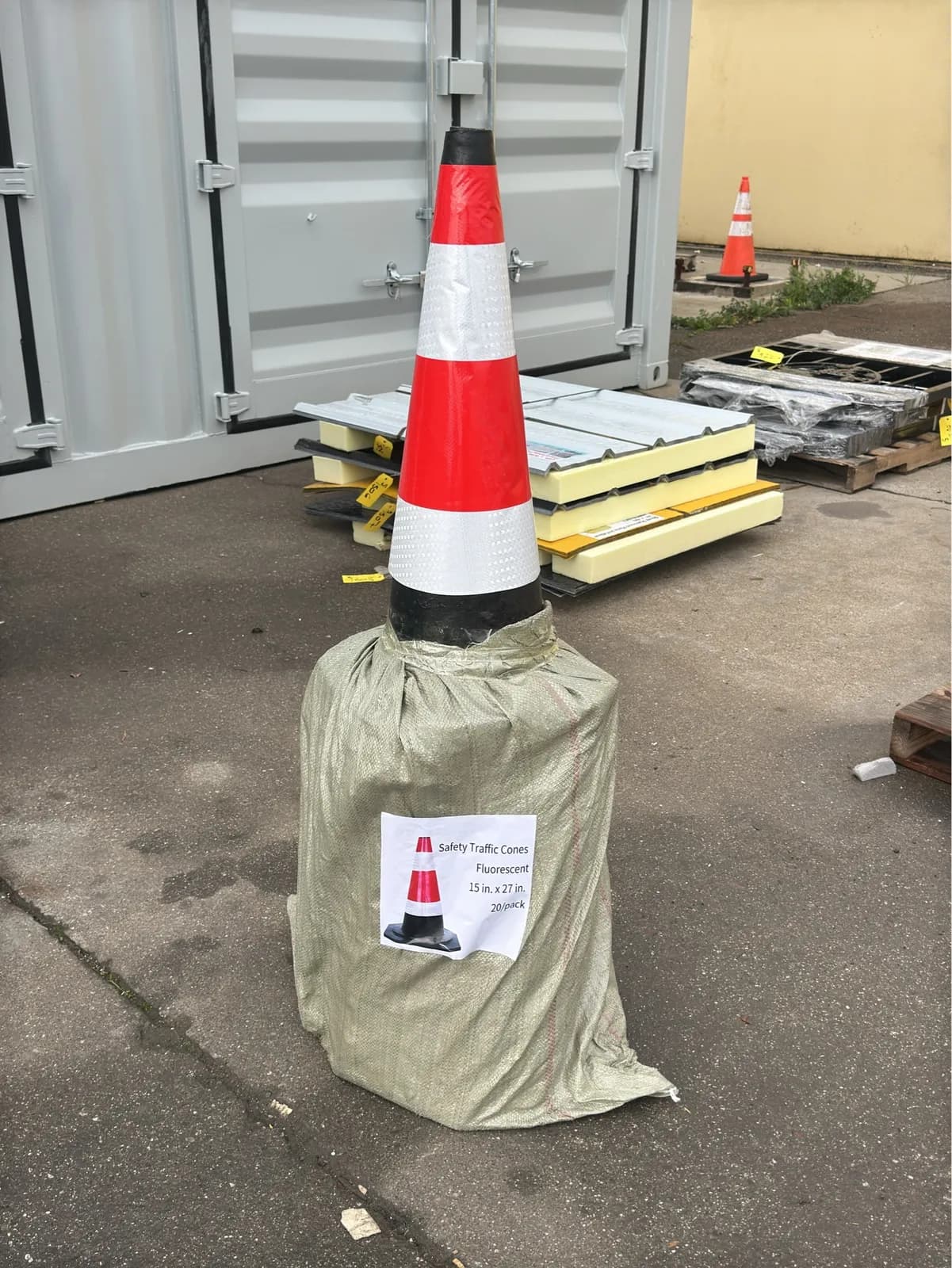 quantity-of-20-fluorescent-safety-traffic-cones-unused-mm2ldlpl