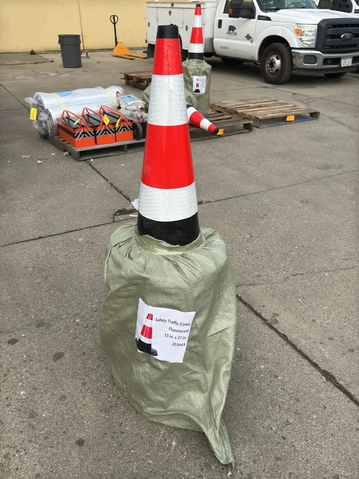 quantity-of-20-fluorescent-safety-traffic-cones-unused-mm2ljir8