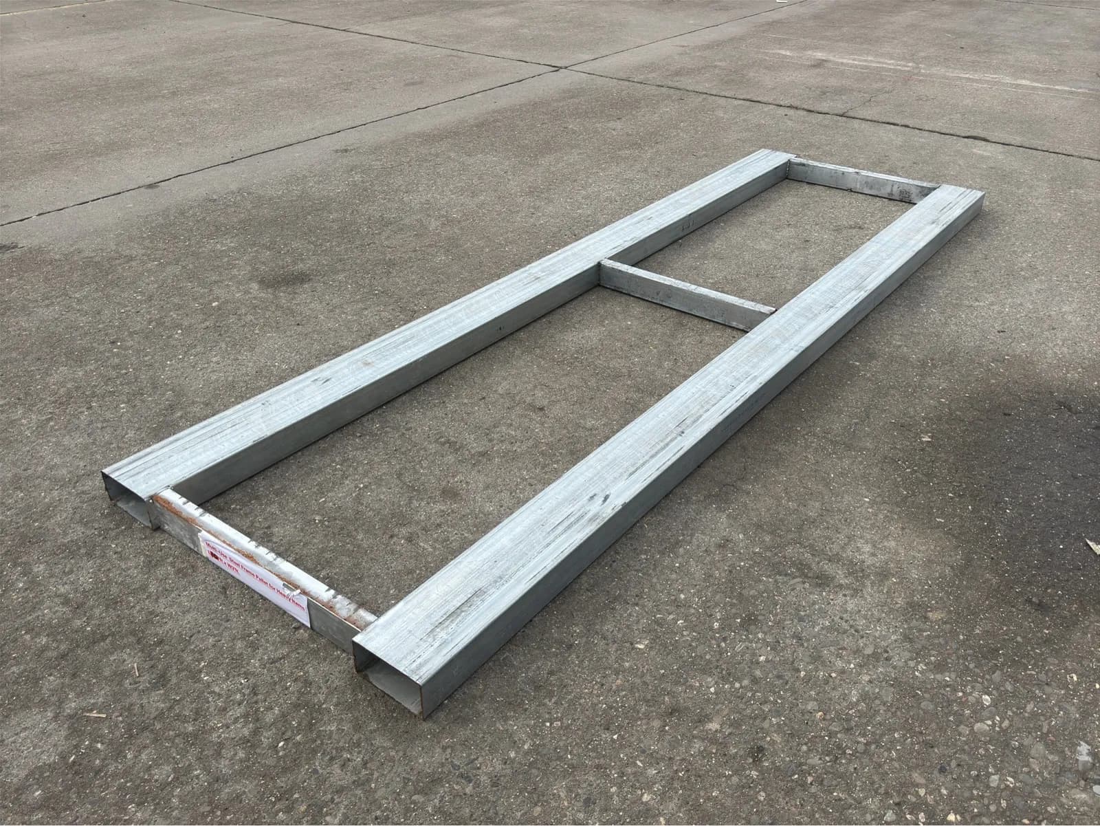 10x3-metal-pallet-mm2ltg6u
