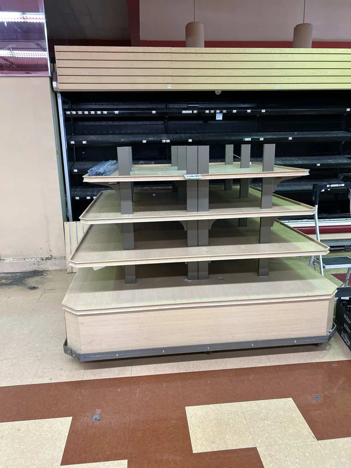 big-square-table-on-wheels-0cc9d1