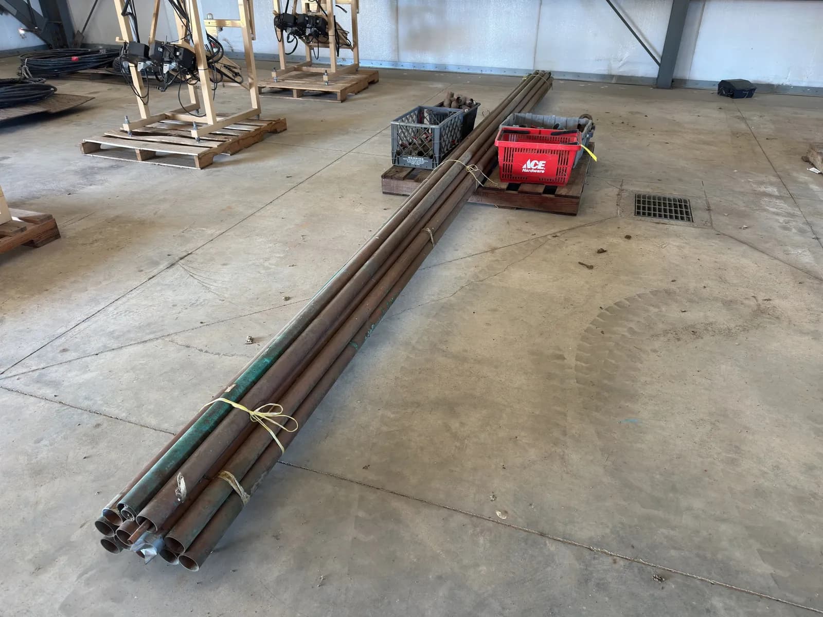 bins-of-pipe-fittings-valves-t-joints-and-12-20-pipes-c7ee24