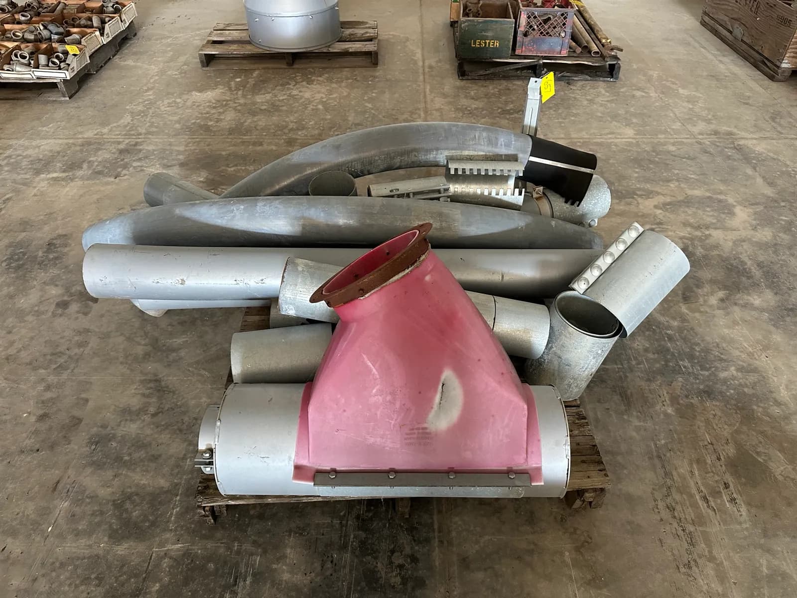 pallet-of-piping-and-more-mmyav2mh