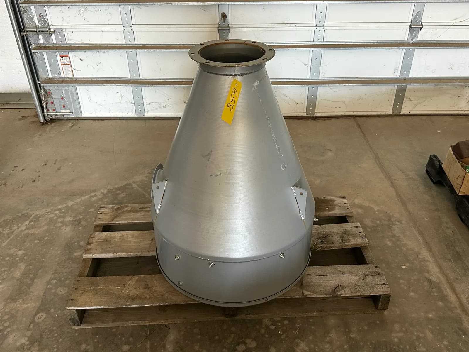 conical-stainless-steel-component-for-cyclone-separator-or-dust-collector-mmyaw8dk