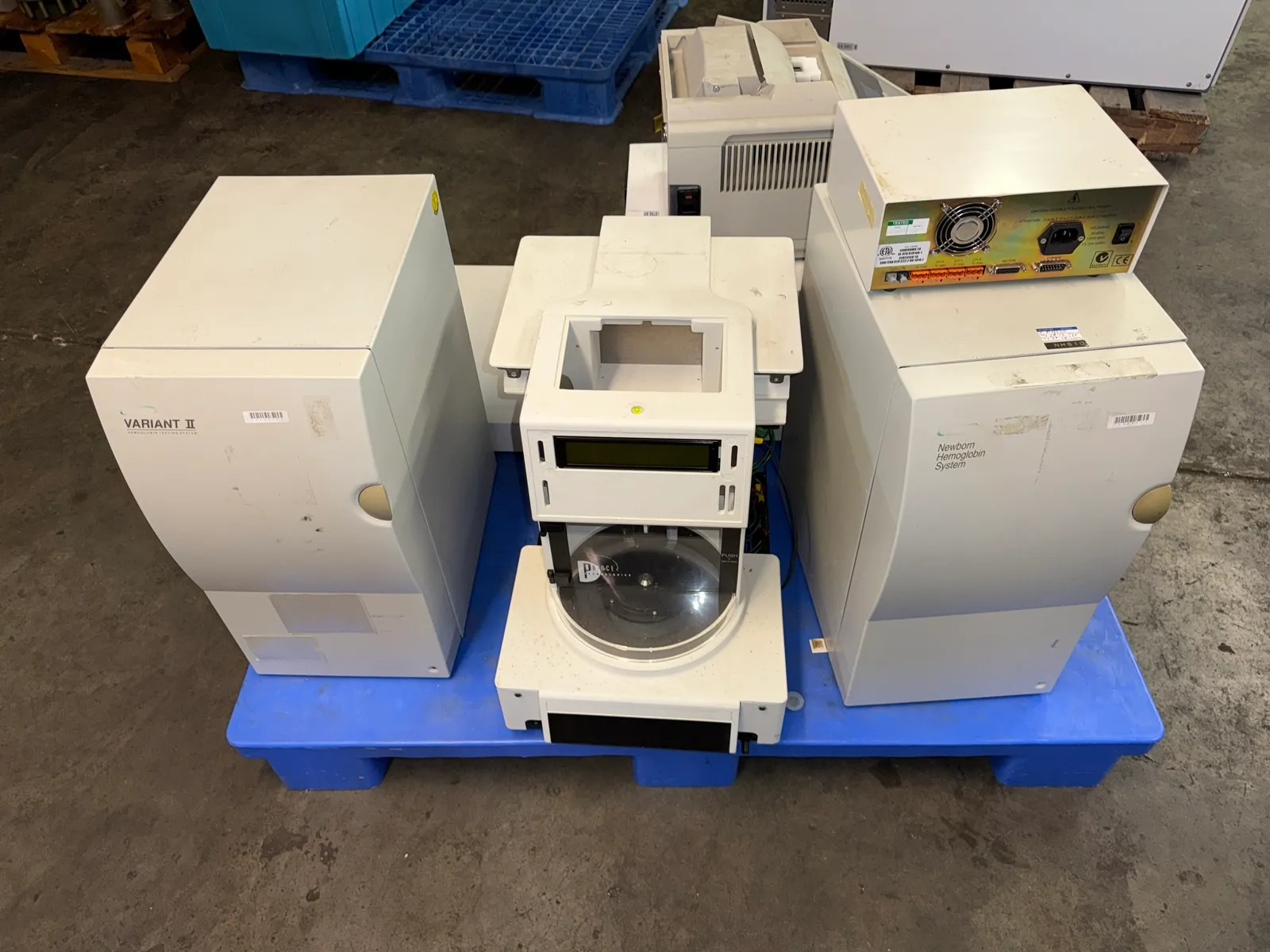 pallet-of-biotech-equipment-biorad-luminex-applied-biosystems-d98b52