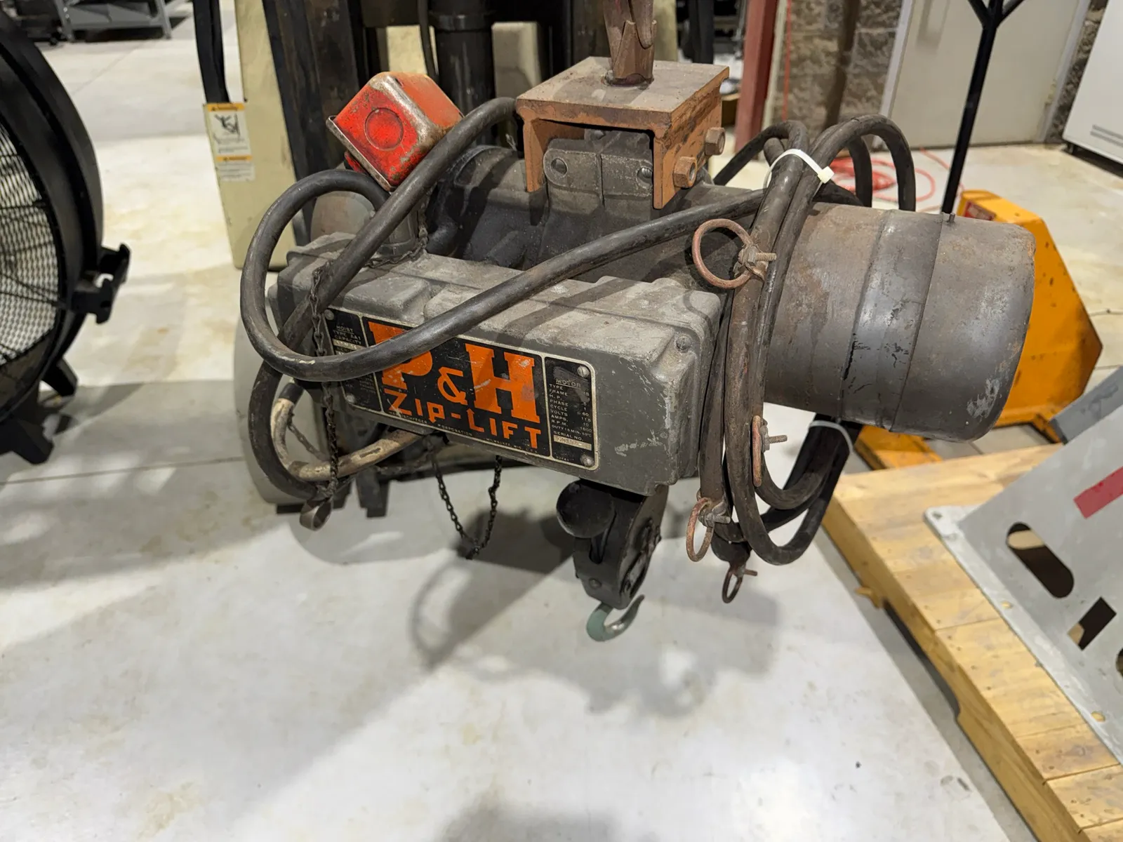 pandh-zip-lift-electric-cable-hoist-500-lb-110vac-bdc2ed