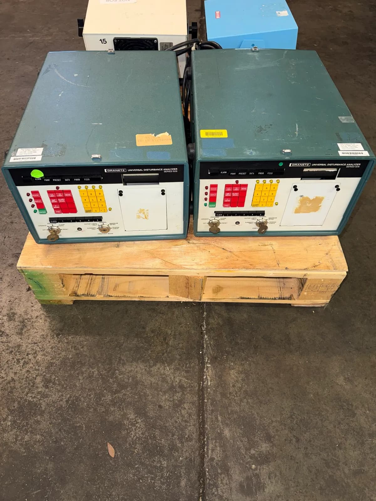 2x-dranetz-626-disturbance-analyzer-2x-desco-benchtop-ionizer-eb21d4