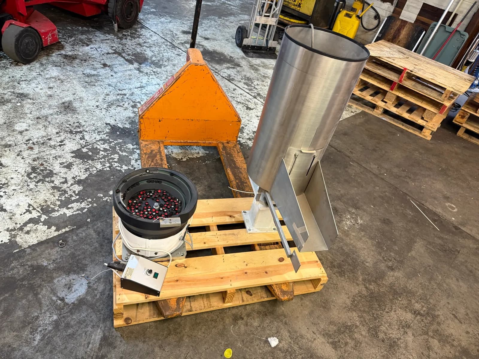 lot-of-2-vibratory-feeders-france-vibratios-and-technavibes-712b9e