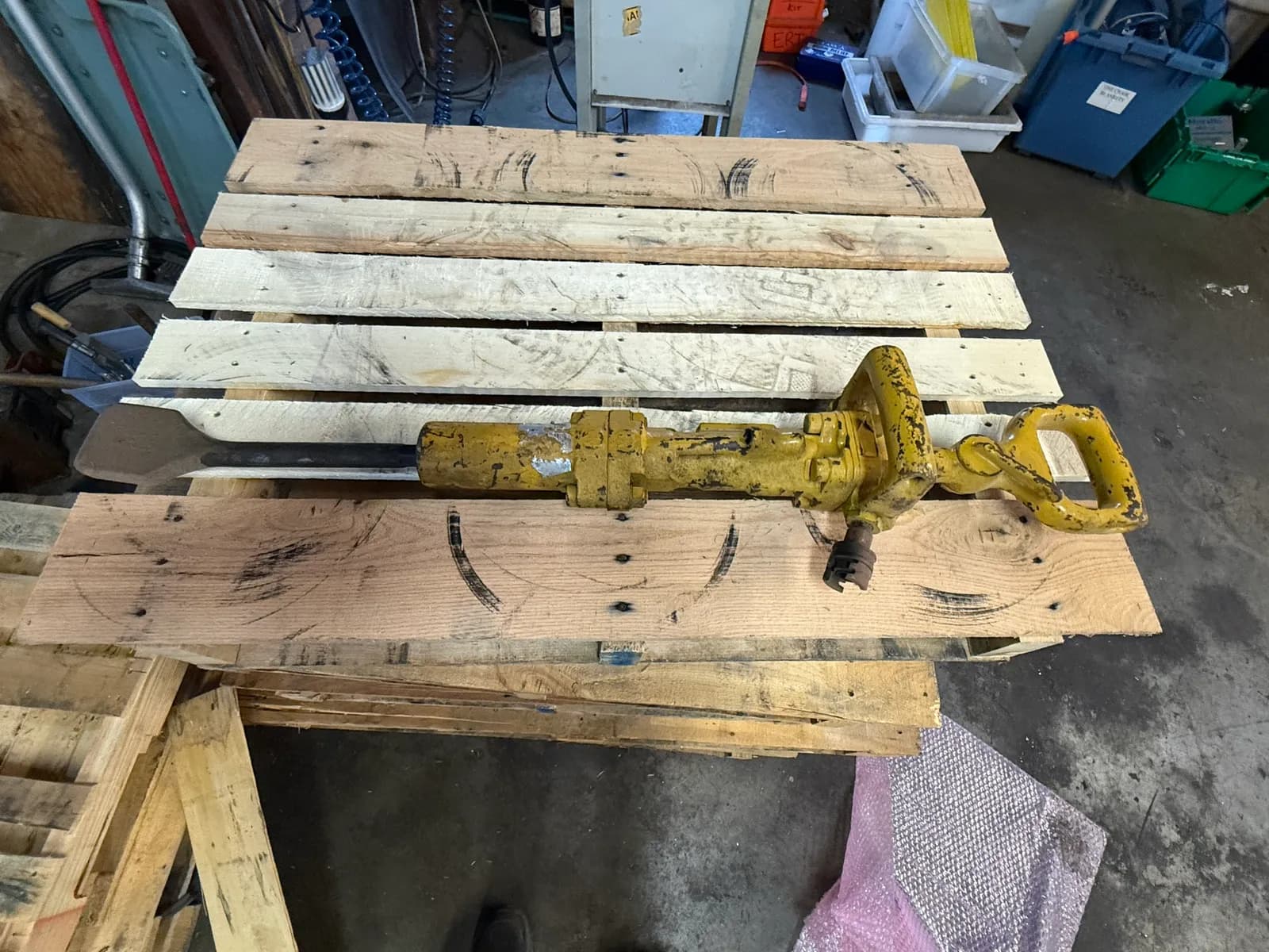 ingersoll-rand-jackhammer-with-bit-88b1ea