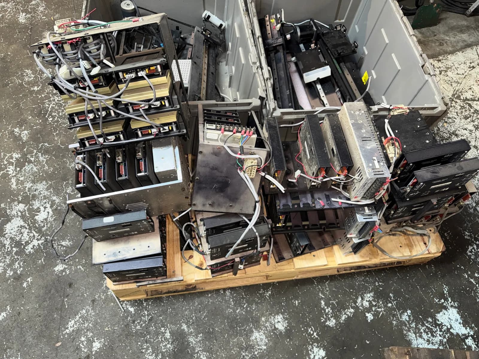 large-lot-of-kollmorgen-smc-501-and-401-stepper-motor-controllers-and-stepper-motor-linear-rails-assembly-5163f8