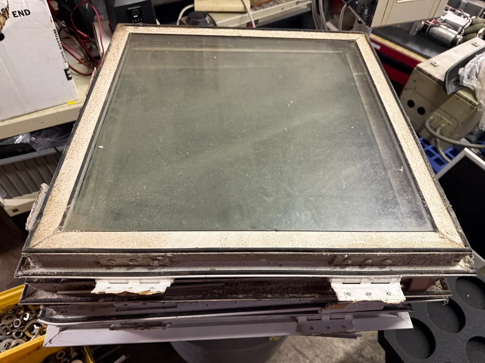 lot-of-6-22-1-2-x-21-1-2-double-pane-windows-with-hinges-d736aa