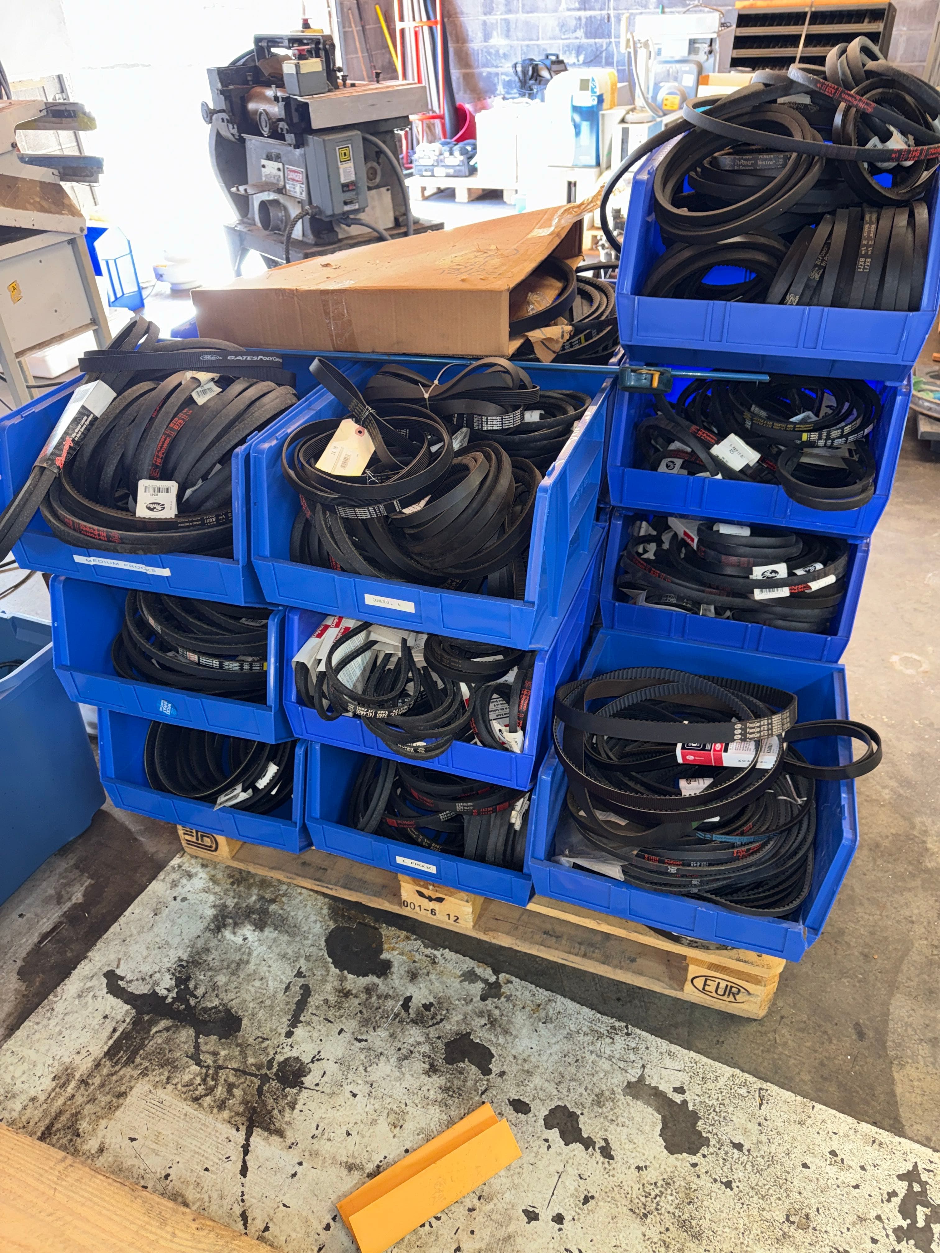 100-assorted-new-v-belts-and-flat-cog-belts-mn5feqkw