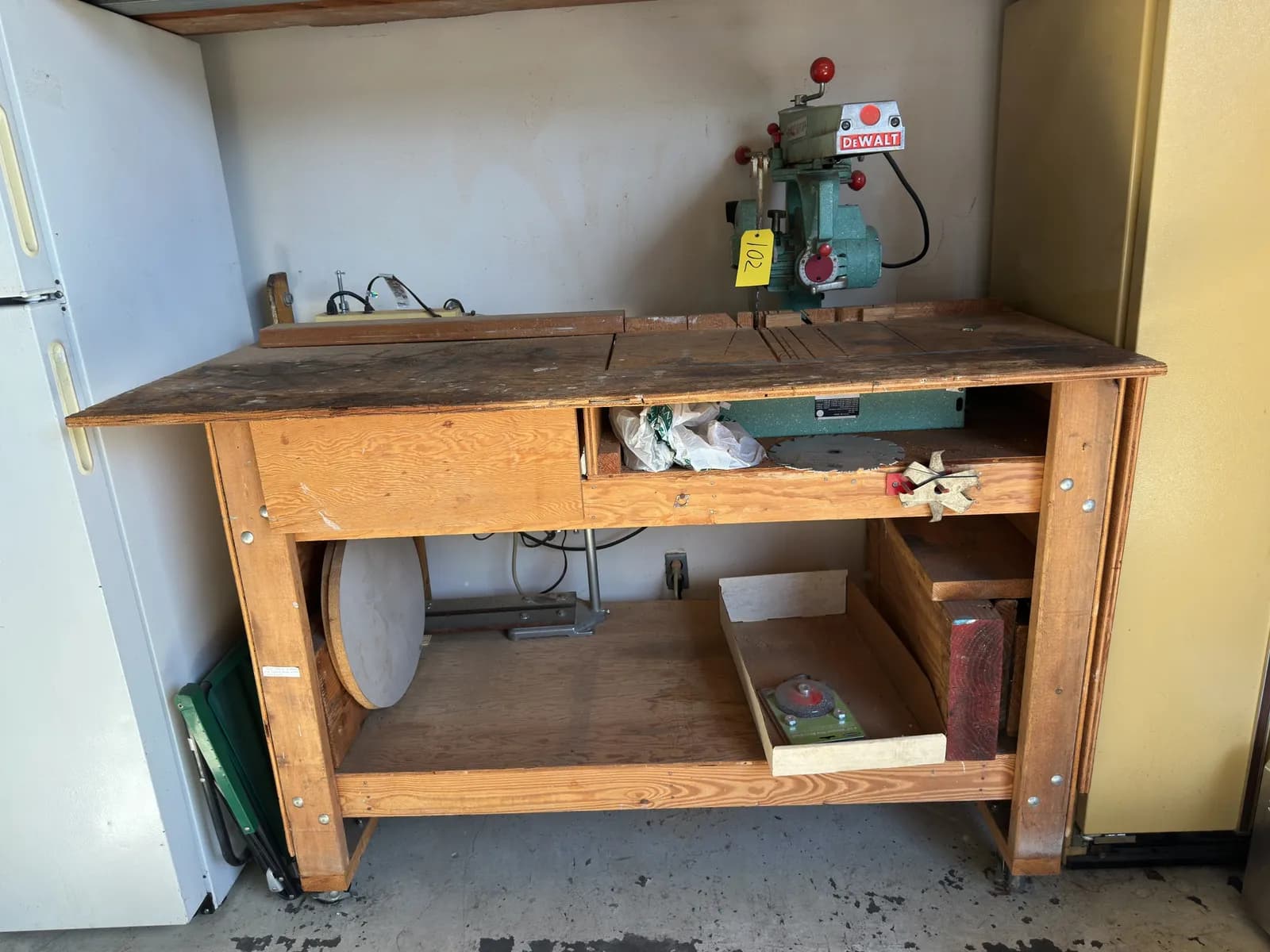 vintage-dewalt-power-shop-radial-arm-saw-with-table-cffa5d