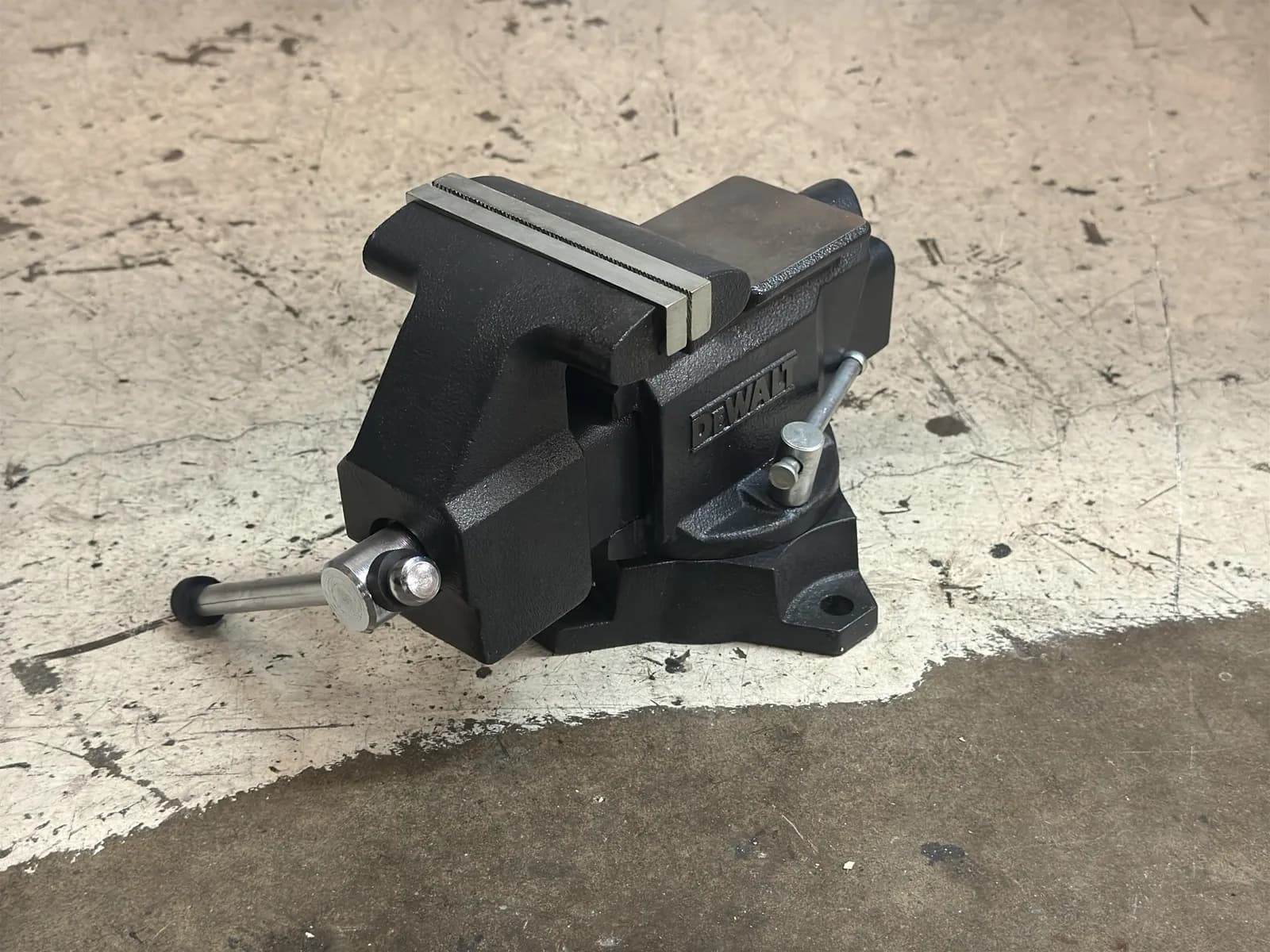 dewalt-45-bench-vice-f7614b