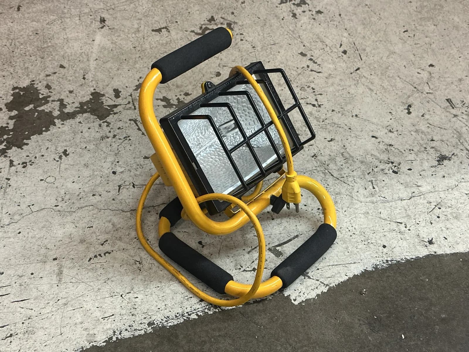 work-area-light-d020fb