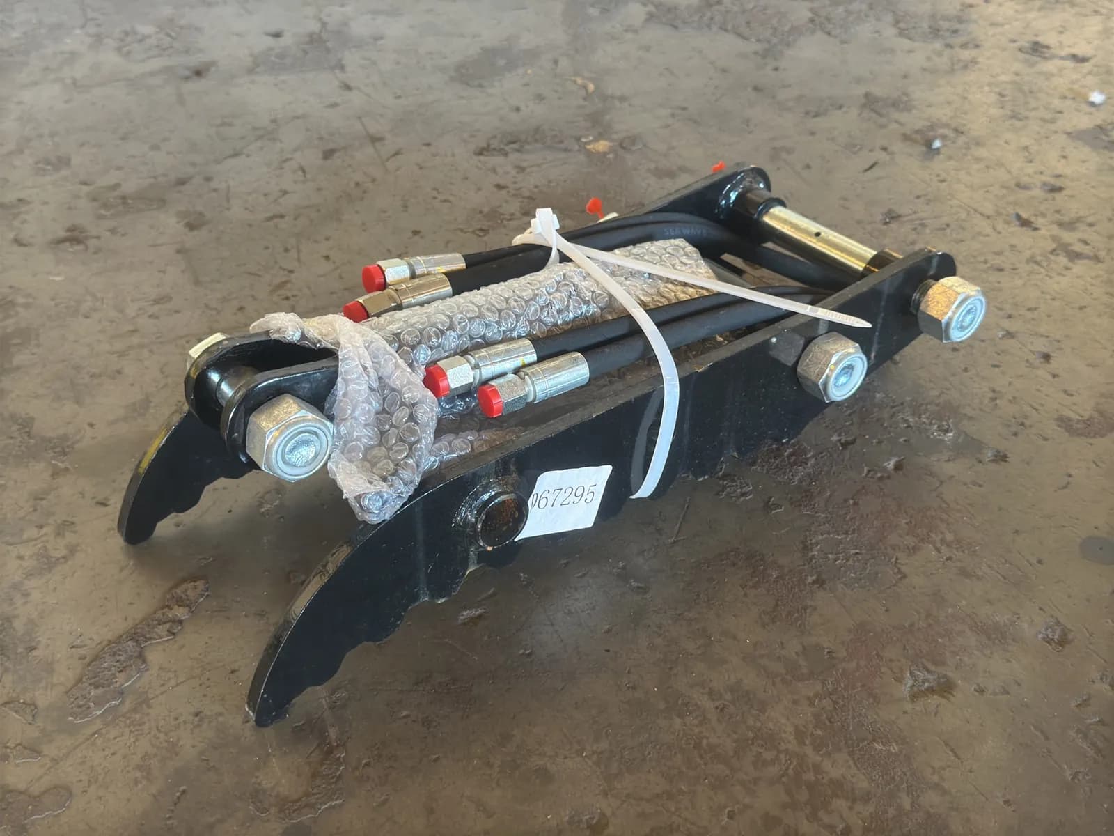 2026-future-mini-excavator-hydraulic-thumb-attachment-unused-mn9bwx5g