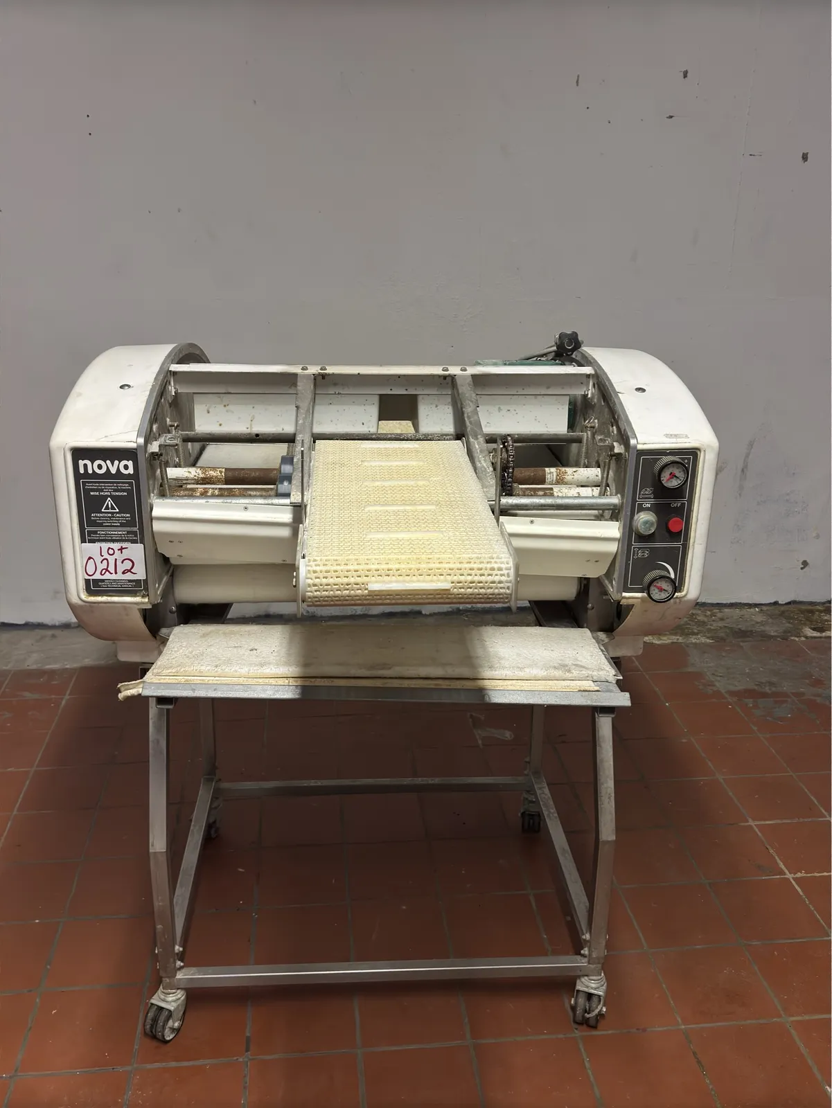 doug-molder-loaves-or-baguettes-220-volts-3ph-mnao5vc0